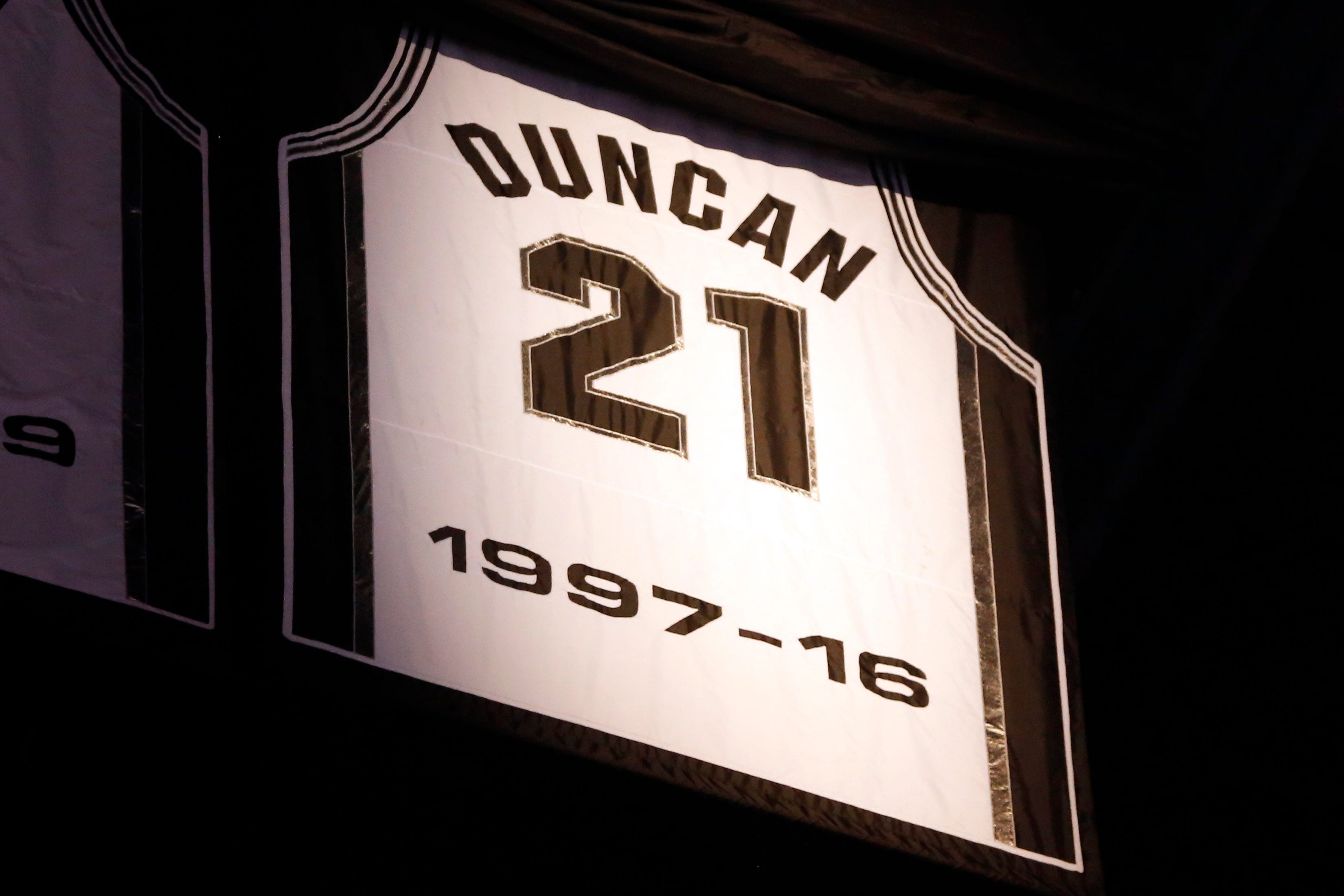 tim duncan jersey retirement game